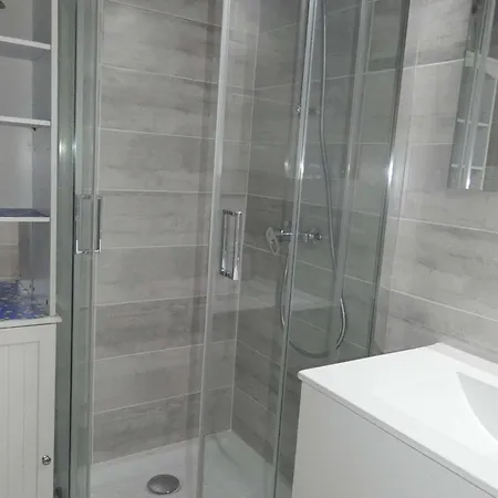 Studio Cabine Avec Piscine Proche Plage Et Commerces - Fr-1-328-156